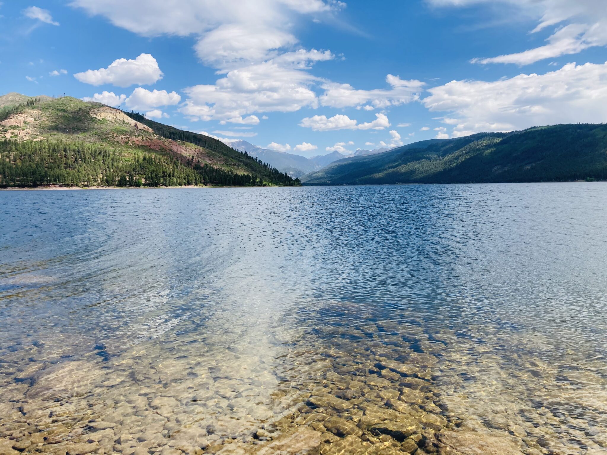 Vallecito_Lake_Mountains_View